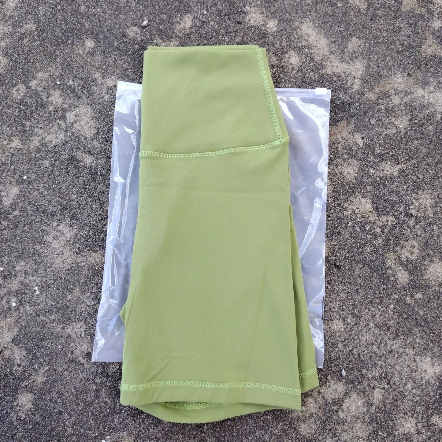 Solid Color High Waist Yoga Shorts Squat Proof With Pocket
