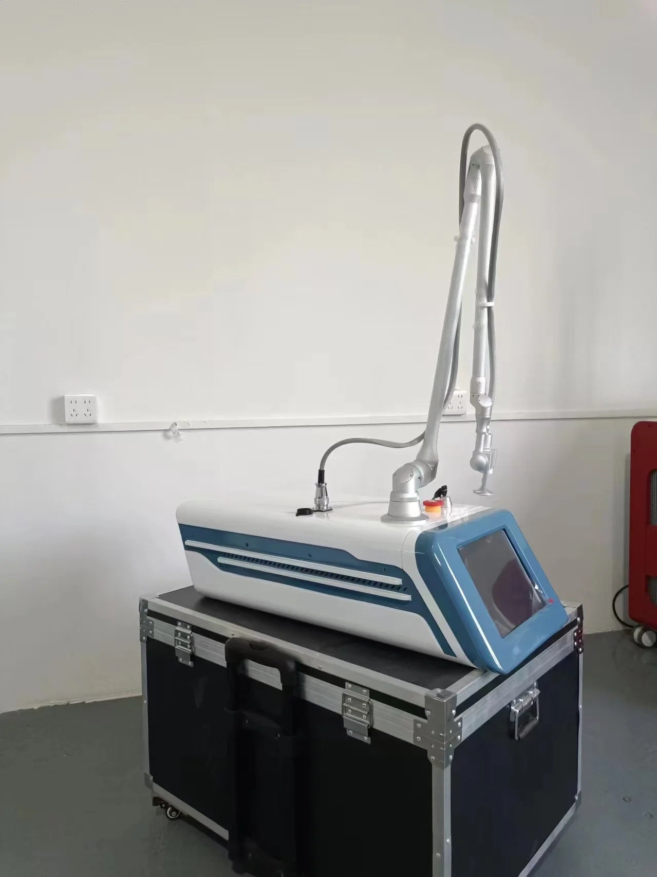 New Portable Fractional CO2 Laser Fotona Mini Skin Treatment