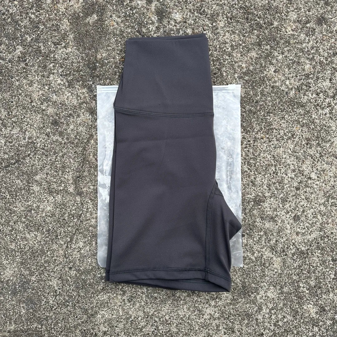 Solid Color High Waist Yoga Shorts Squat Proof With Pocket