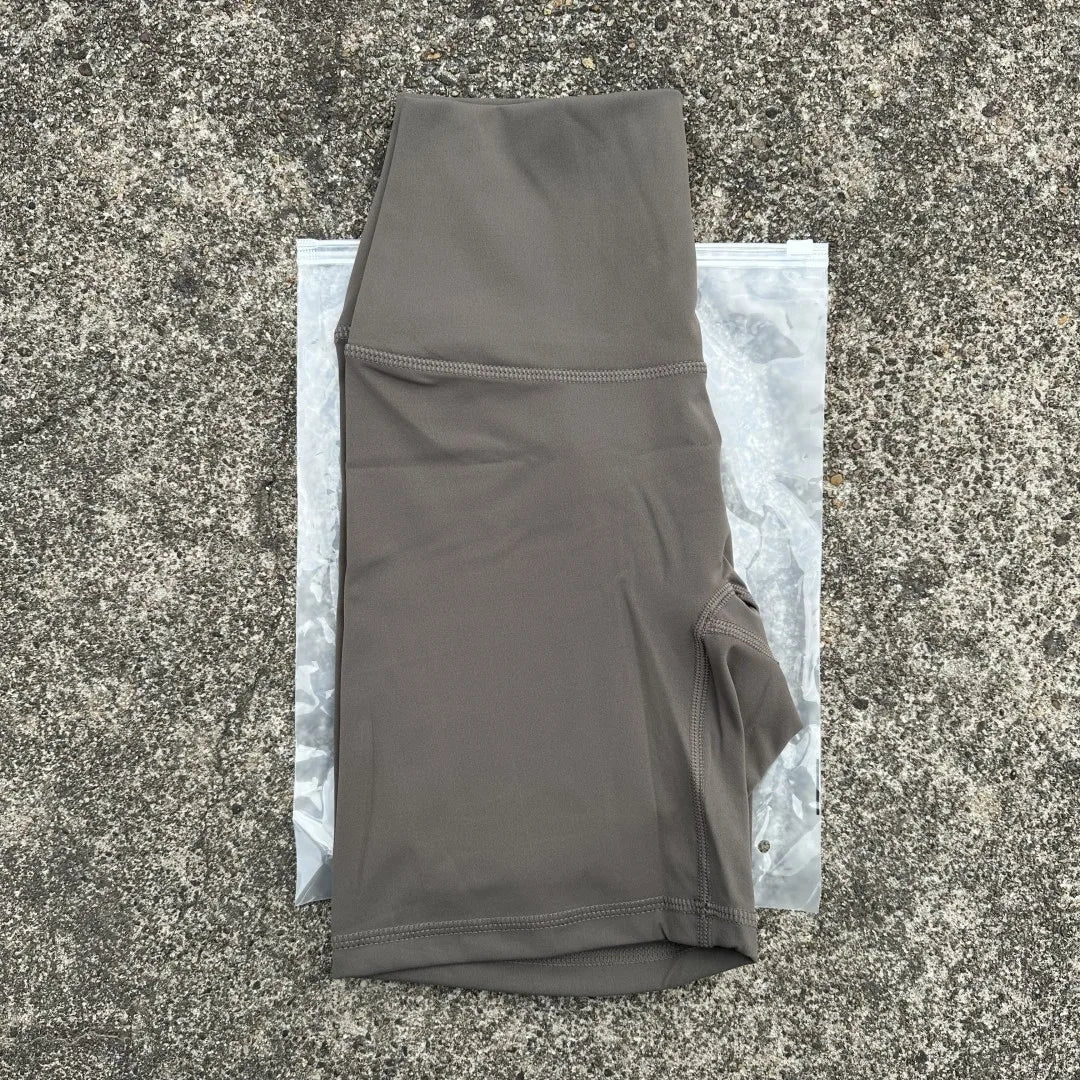 Solid Color High Waist Yoga Shorts Squat Proof With Pocket